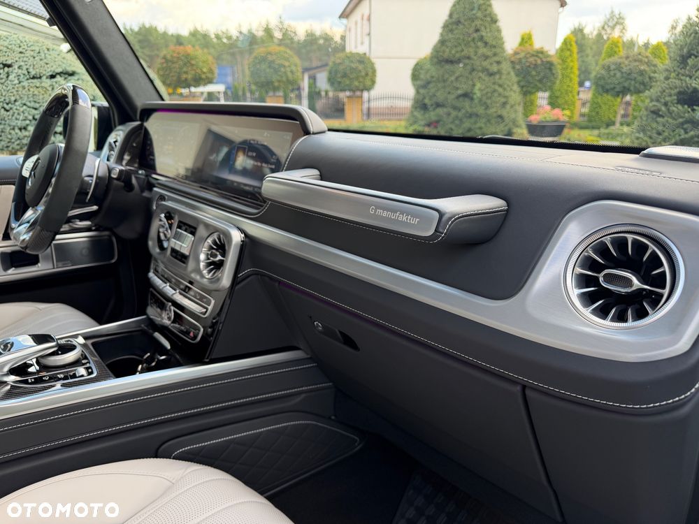Mercedes-Benz Klasa G AMG 63 Stronger Than Time Edition - 30