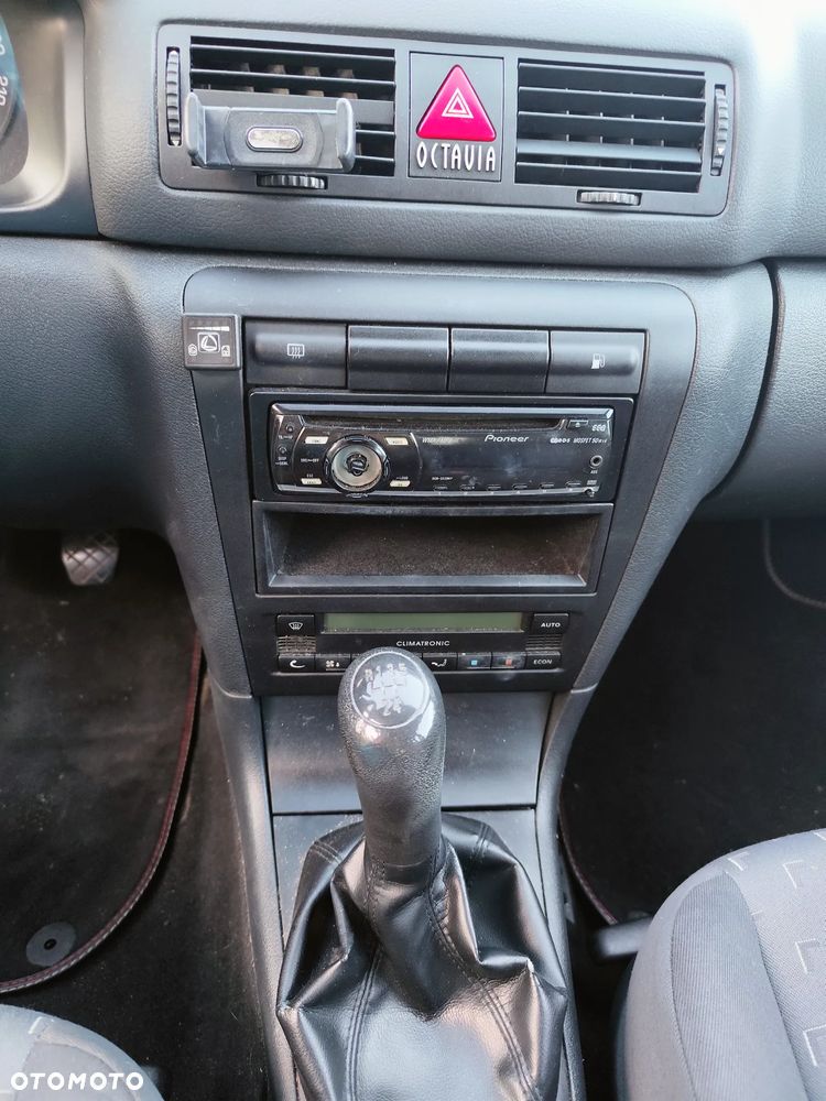 Skoda Octavia 1.6 Tour - 5