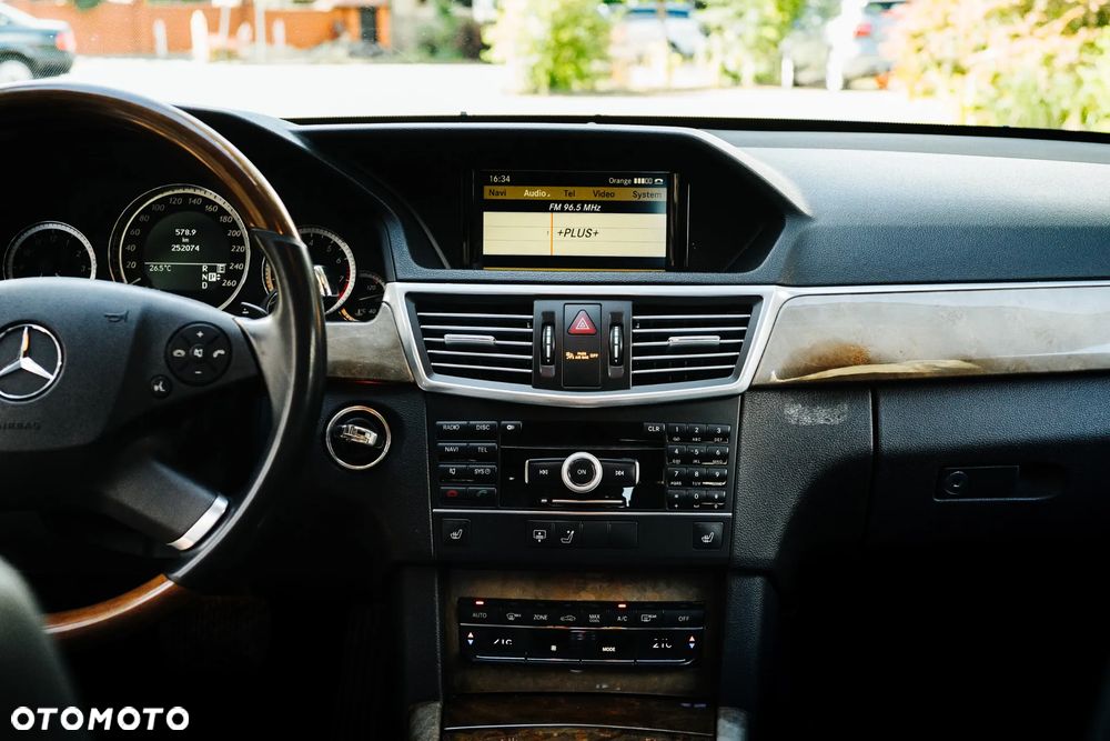 Mercedes-Benz Klasa E 350 4-Matic Elegance - 19