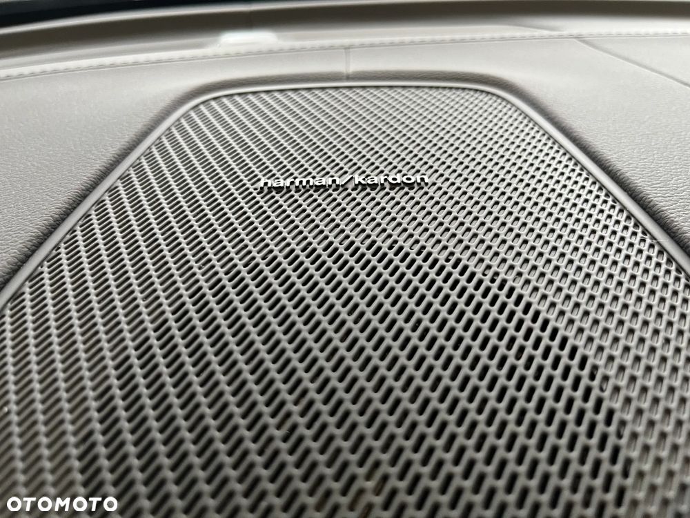 Volvo XC 60 T6 Plug-In Hybrid AWD Ultra Dark - 16