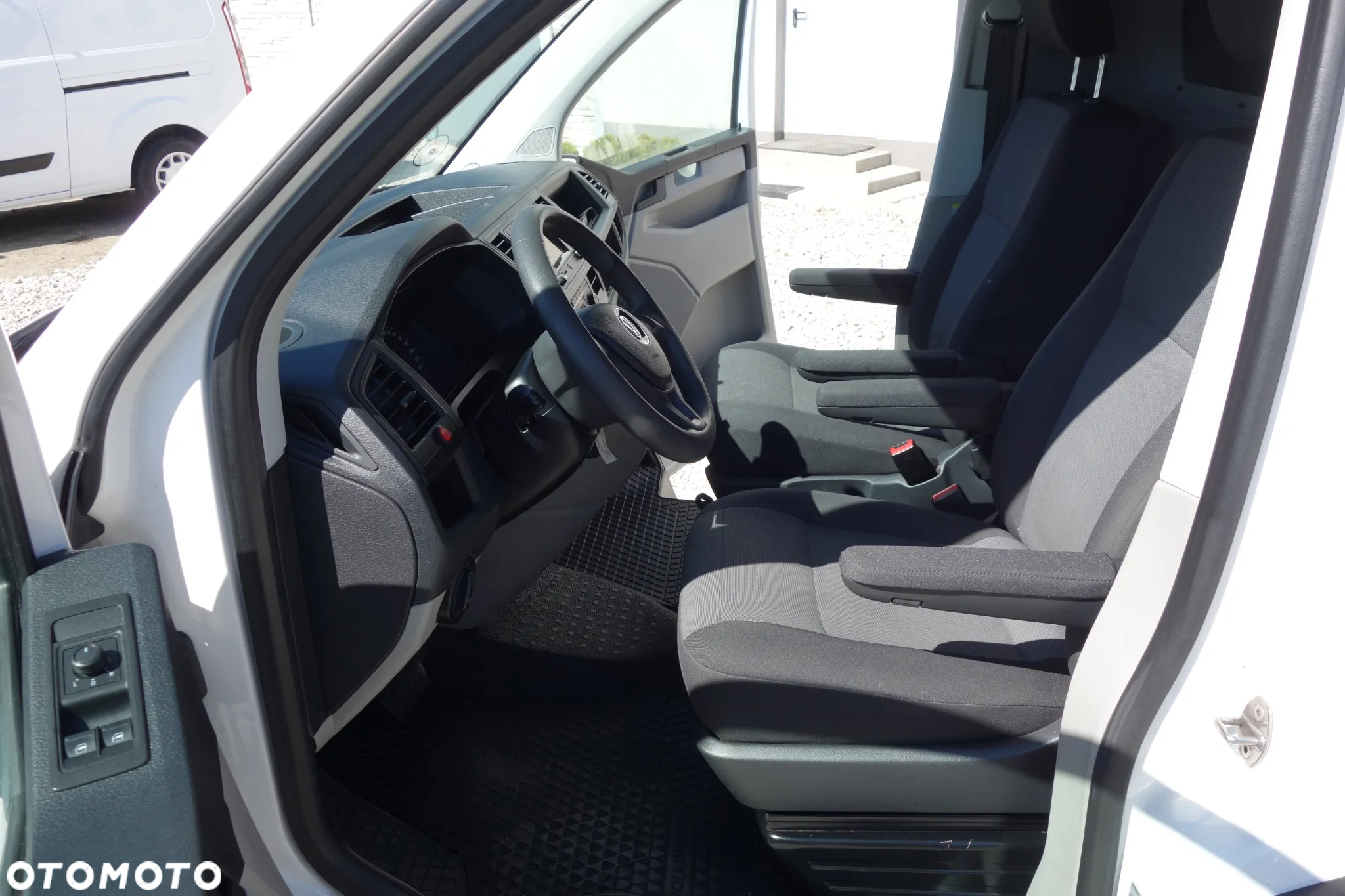 Volkswagen Transporter Long Automat 2.0 TDI 150 KM Klima Webasto - 21