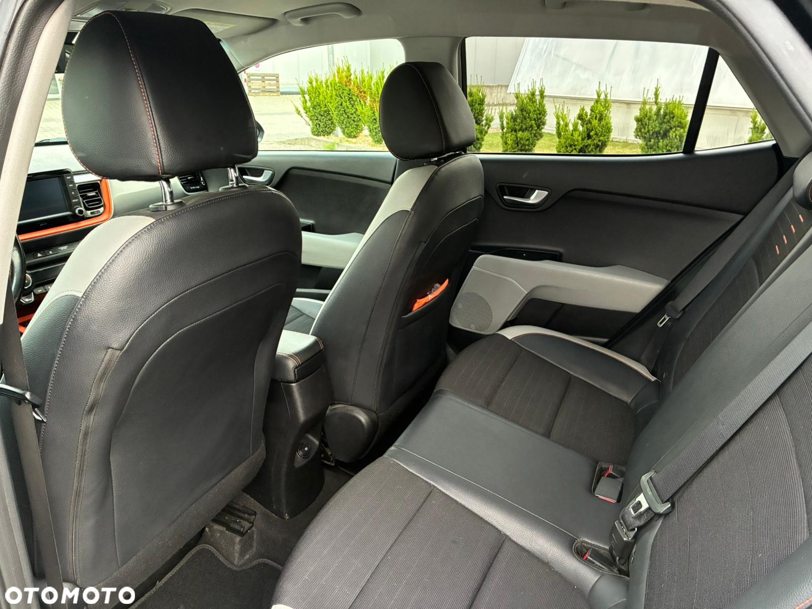 Kia Stonic 1.6 CRDi Spirit - 36
