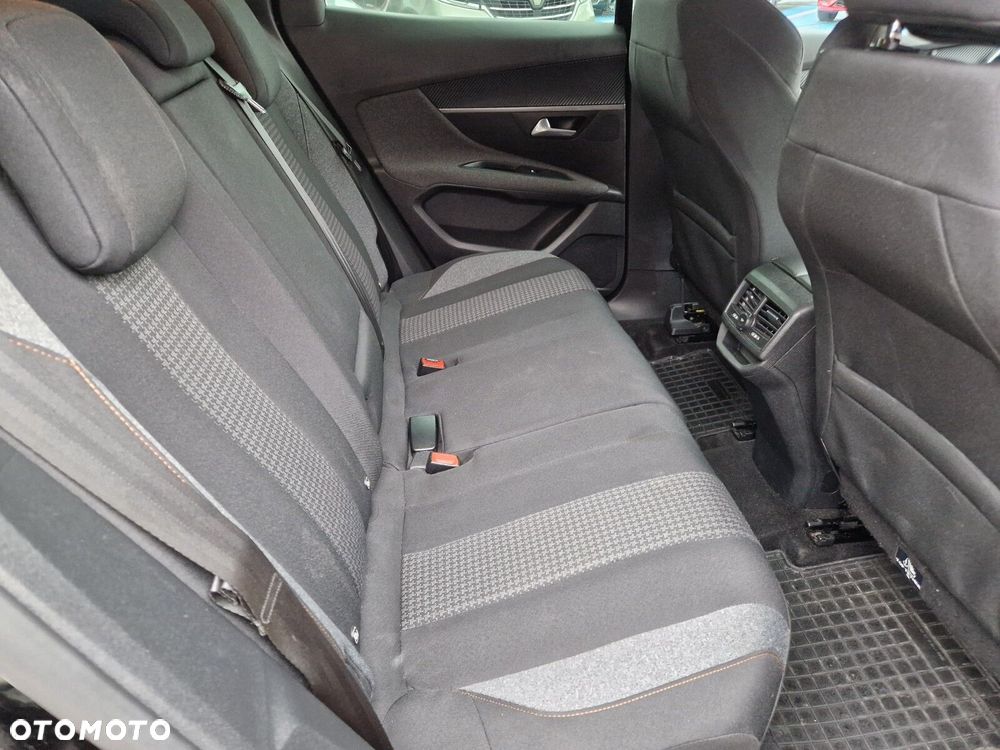 Peugeot 3008 1.5 BlueHDi Active S&S - 32