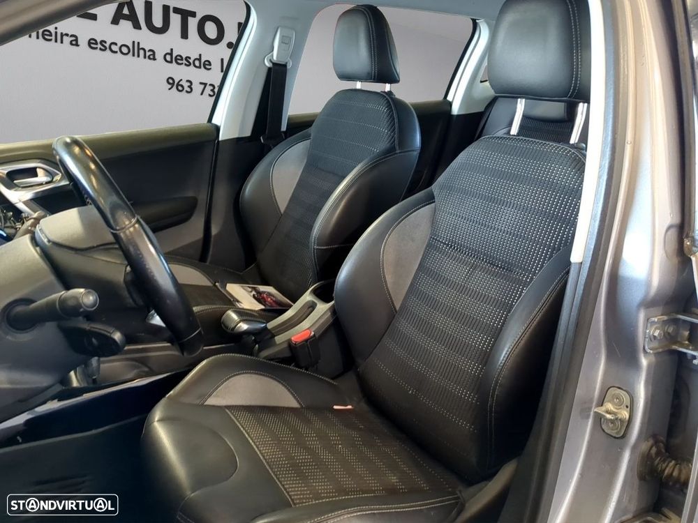 Peugeot 2008 1.2 PureTech Allure EAT6 - 7