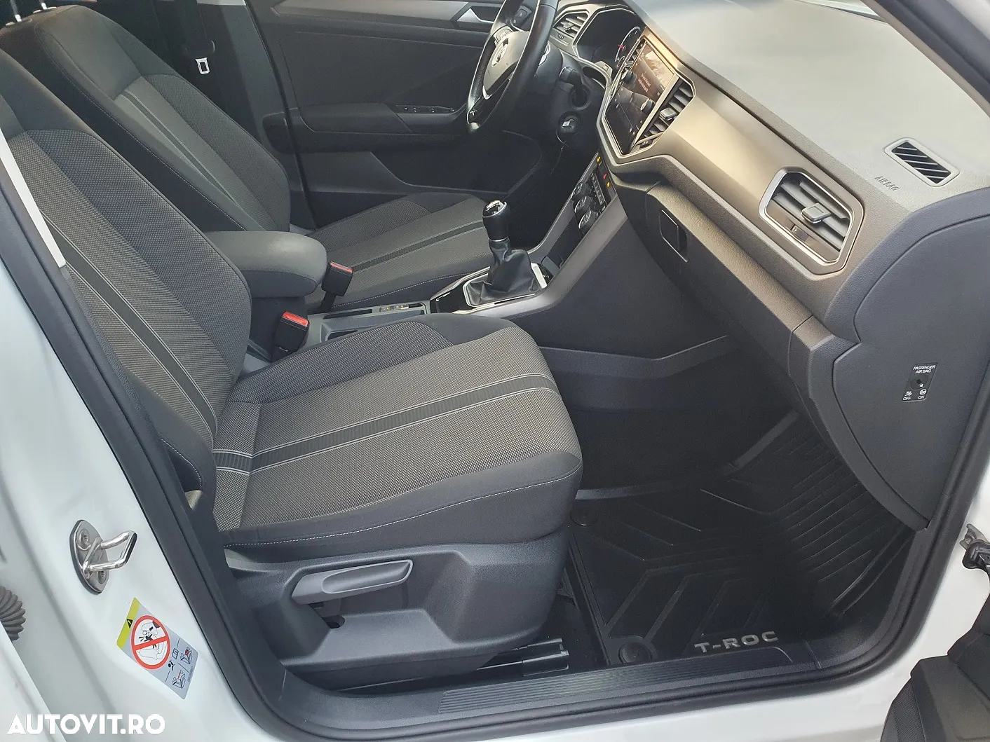 Volkswagen T-ROC - 10