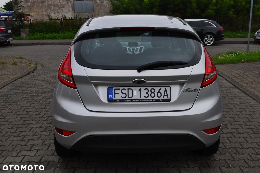 Ford Fiesta 1.25 Ambiente EU5 - 8