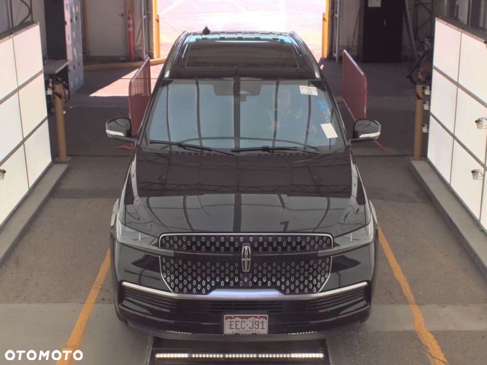 Lincoln Navigator - 3