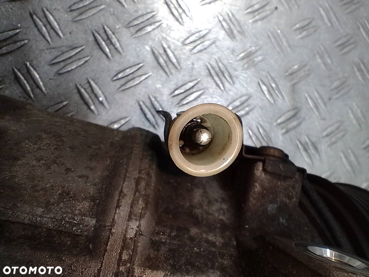 POMPA, SPRĘŻARKA KLIMATYZACJI VOLVO V40 30899721 1.8 16V - 2