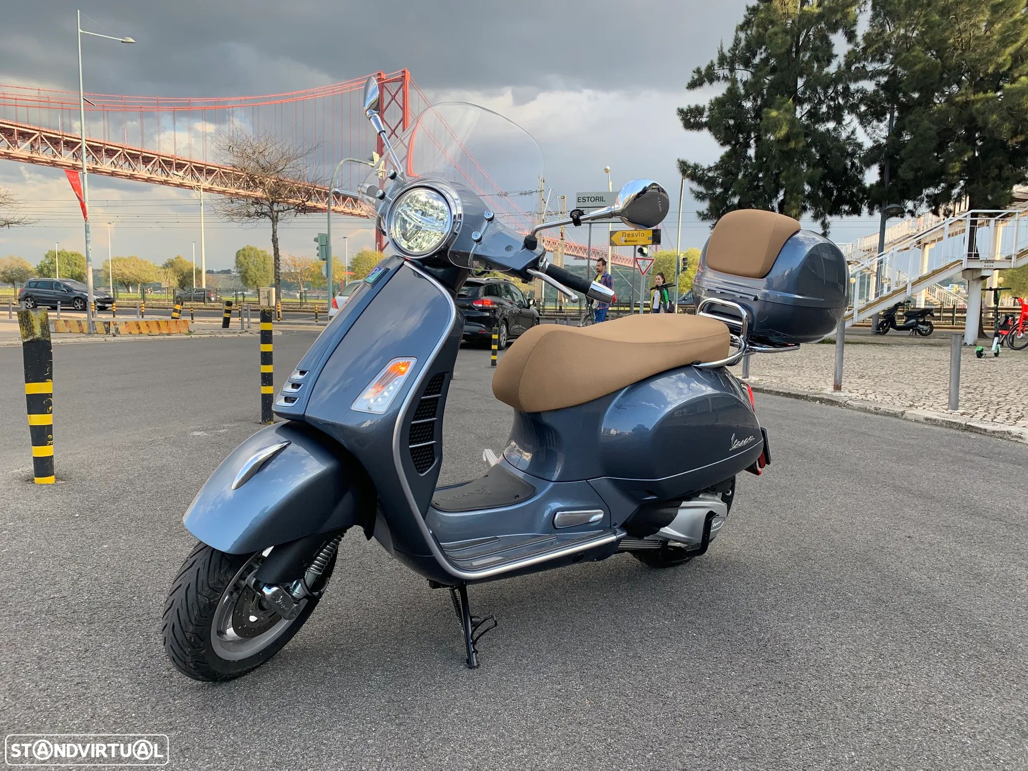 Vespa GTS Super 300 HPE - Com Acessórios - 1