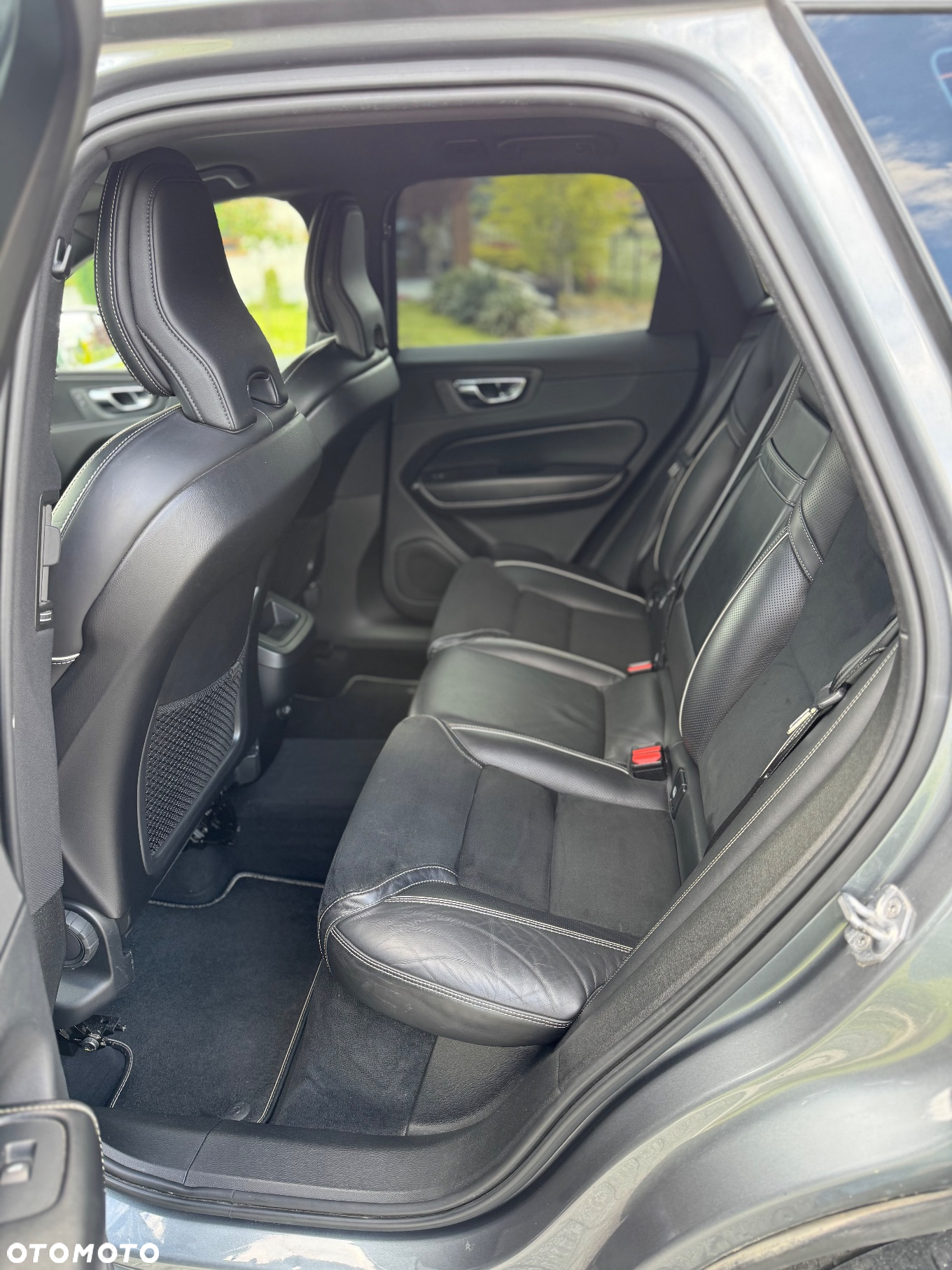 Volvo XC 60 D4 AWD R-Design - 11