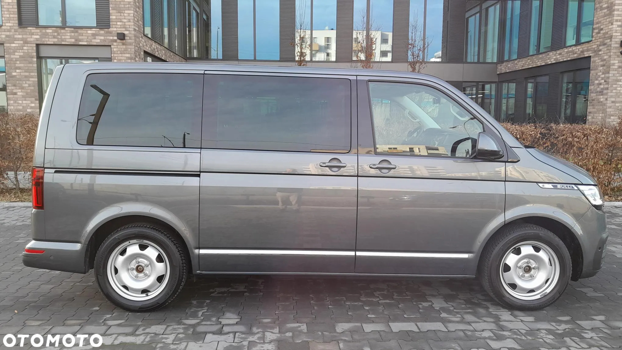 Volkswagen Multivan 6.1 2.0 TDI L1 Highline 4Motion DSG - 2