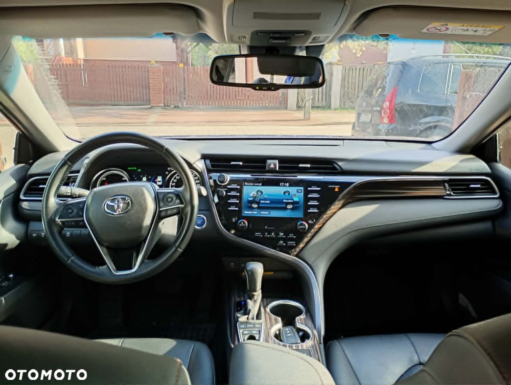 Toyota Camry 2.5 Hybrid Executive CVT - 3