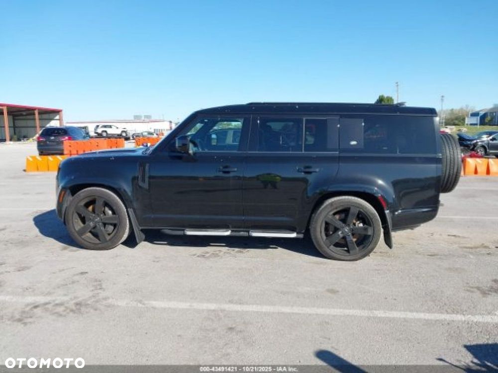 Land Rover Defender - 12