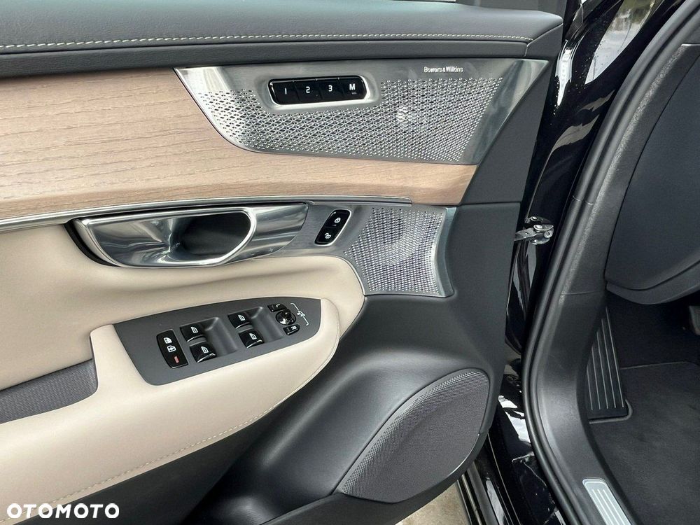Volvo XC 90 - 9