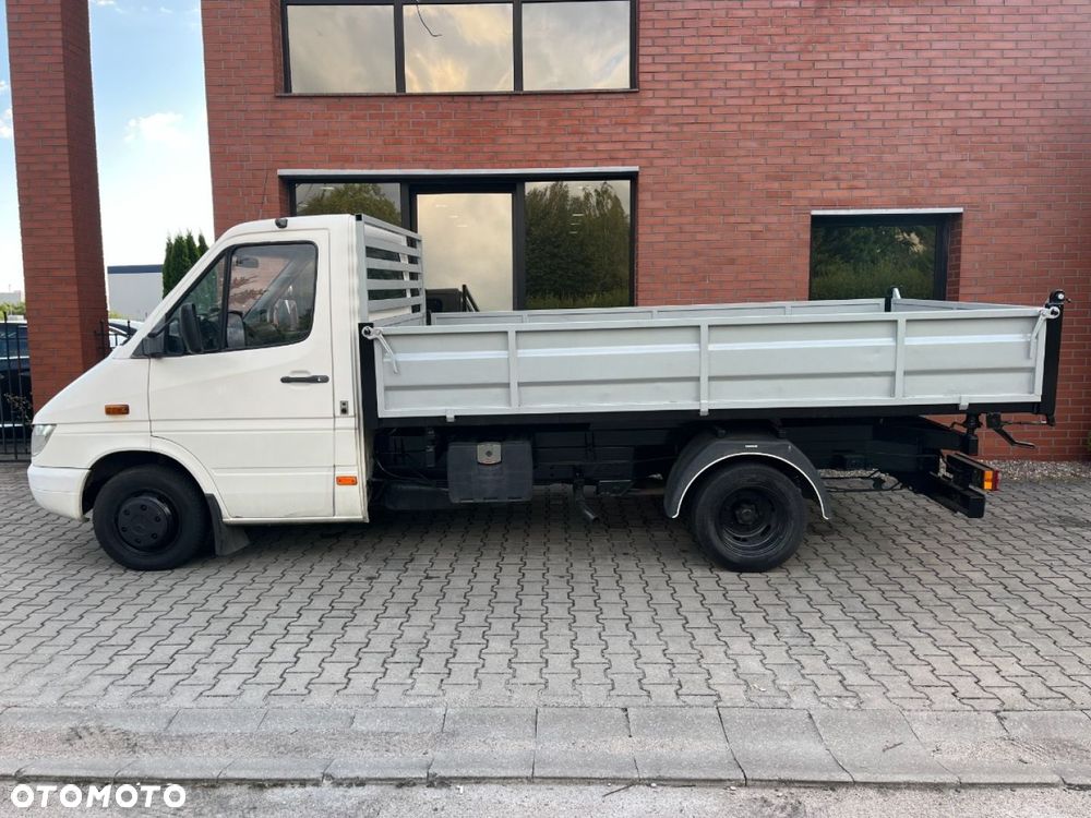 Mercedes-Benz Sprinter - 25