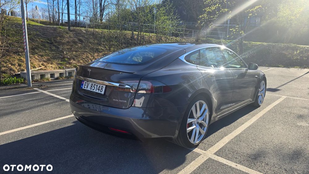 Tesla Model S Performance - 4
