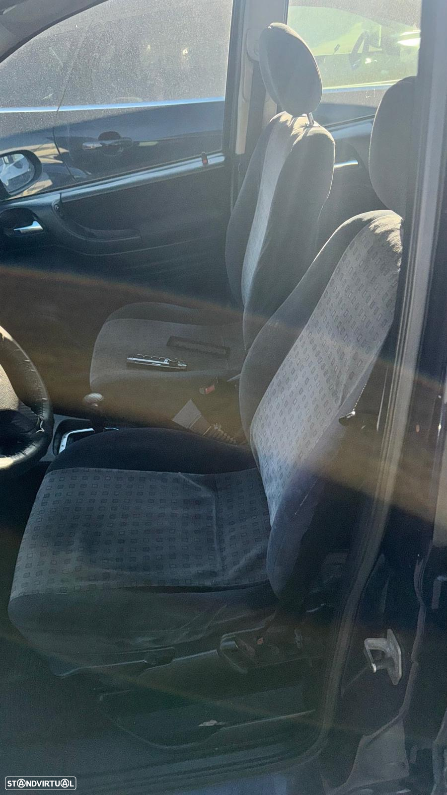 Opel Zafira de 2001 para peças - 10