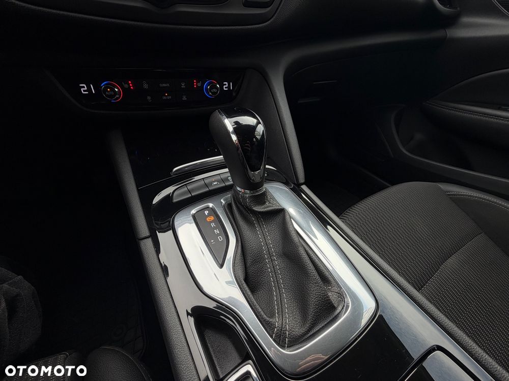 Opel Insignia 1.5 T Innovation S&S - 24