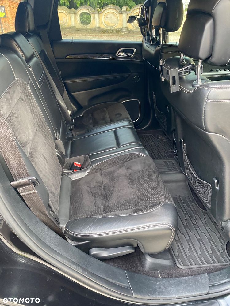 Jeep Grand Cherokee - 12