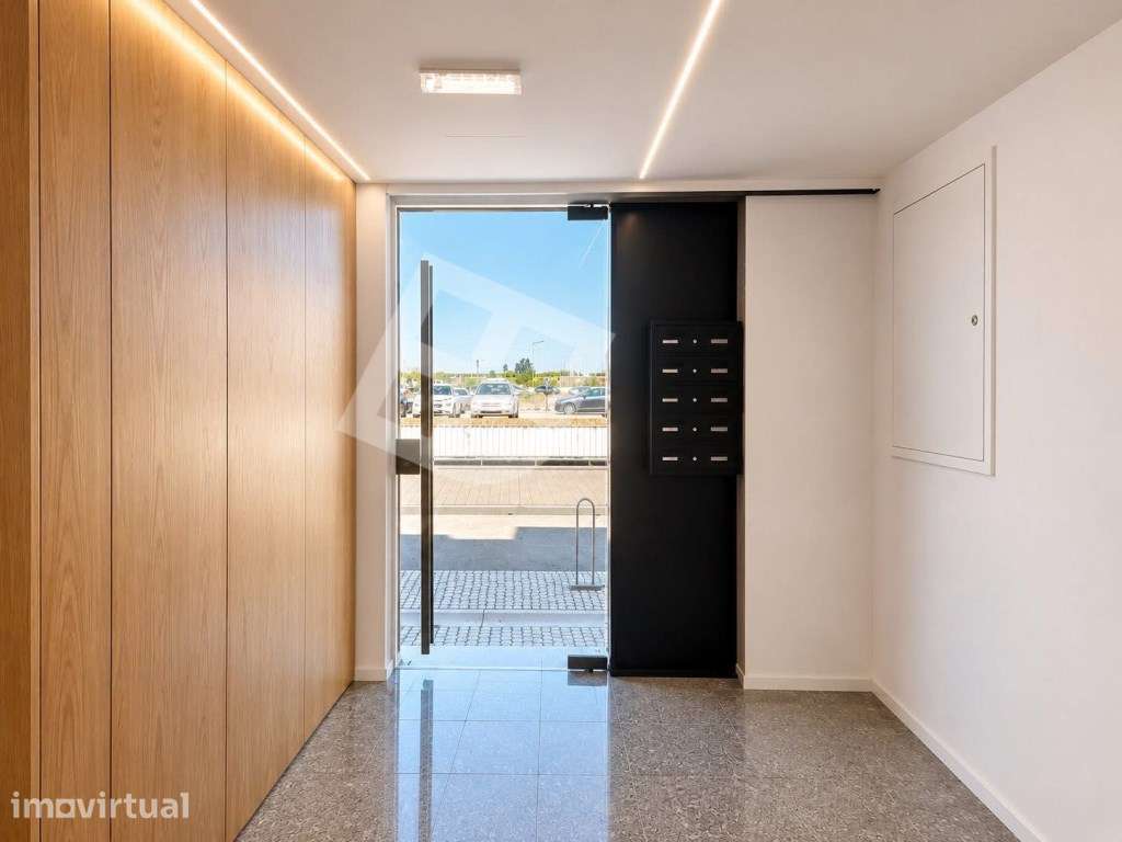 Apartamento T2 c/ Terraço - Junto à Universidade Aveiro - Grande imagem: 4/31