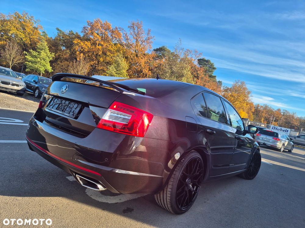 Skoda Octavia 2.0 TDI DSG RS - 4