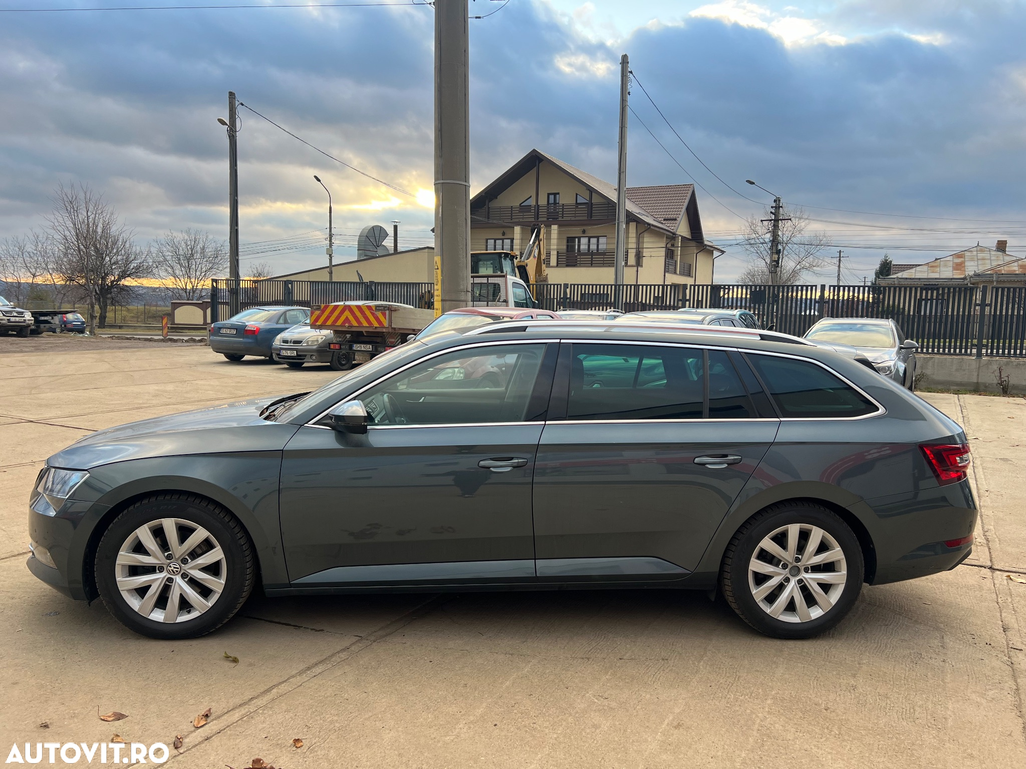 Skoda Superb 2.0 TDI DSG Ambition - 12