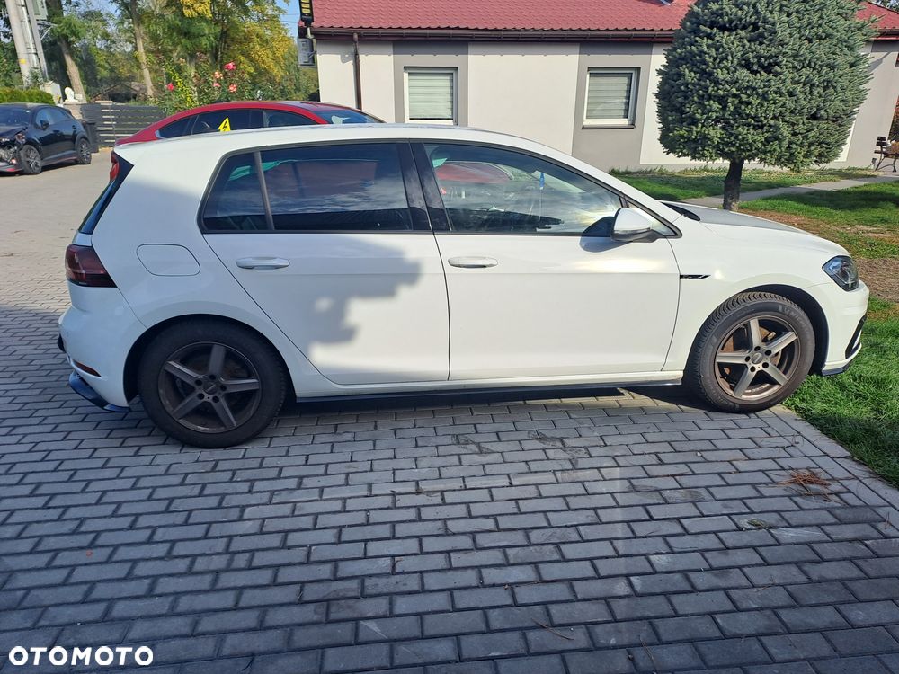 Volkswagen Golf 1.5 eTSI OPF DSG R-Line - 3