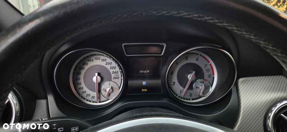 Mercedes-Benz GLA - 26