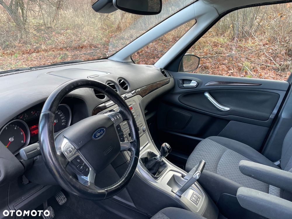 Ford Galaxy 2.0 TDCi DPF Ghia - 13