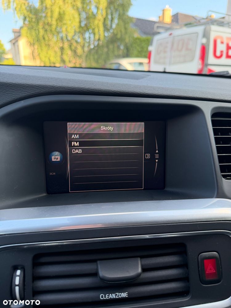 Volvo V60 D2 Geartronic Summum - 17