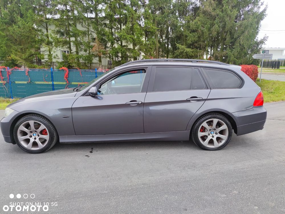 BMW Seria 3 320i - 4