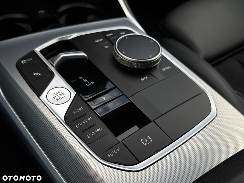 BMW Seria 3 320d xDrive - 19