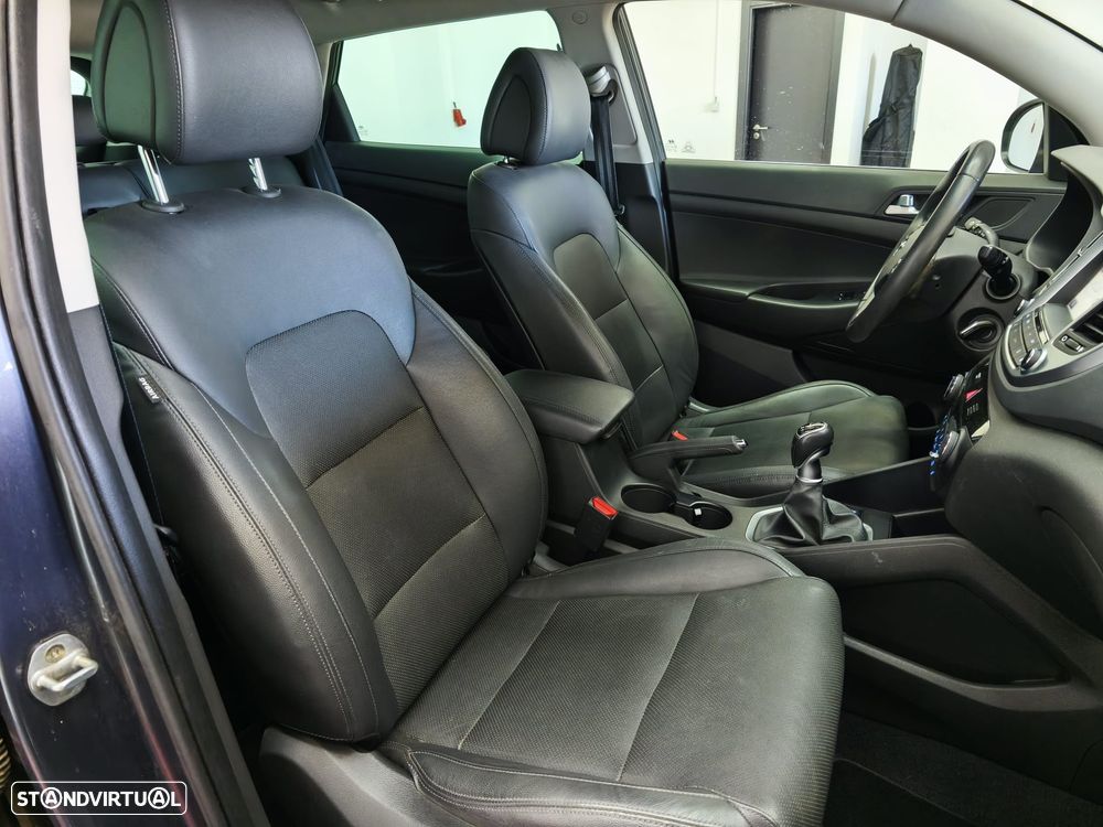 Hyundai Tucson 1.7 CRDi Executive - 26