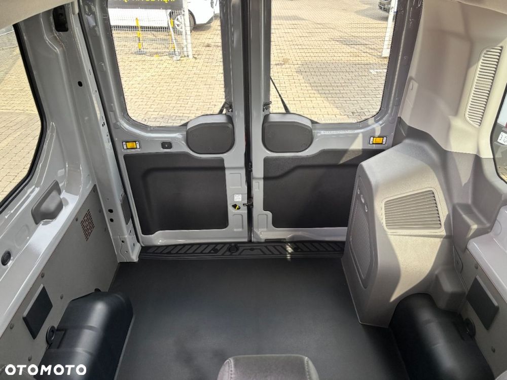 Ford Transit - 18
