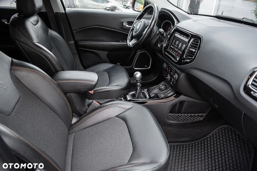 Jeep Compass 2.0 MJD Limited 4WD S&S - 33