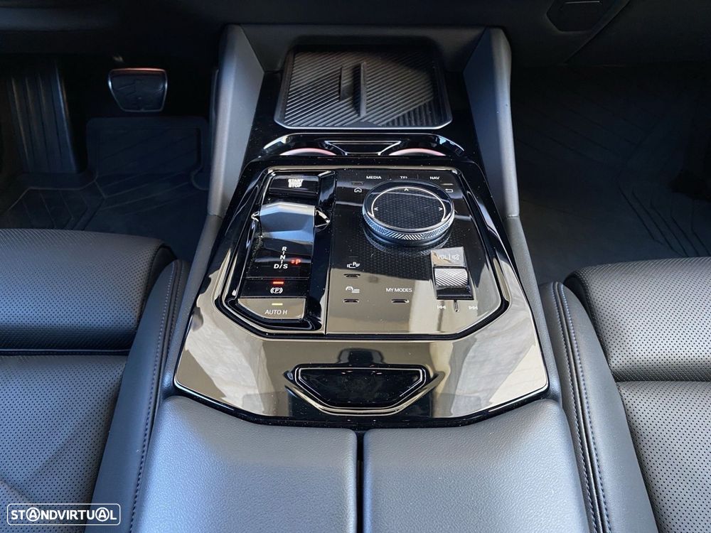 BMW 530 e Pack Desportivo M - 14