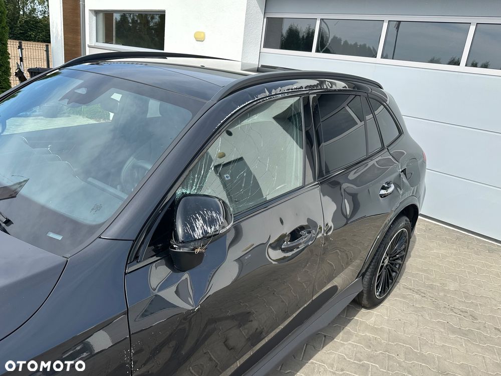 Mercedes-Benz GLC 300 e 4Matic 9G-TRONIC AMG Line - 18