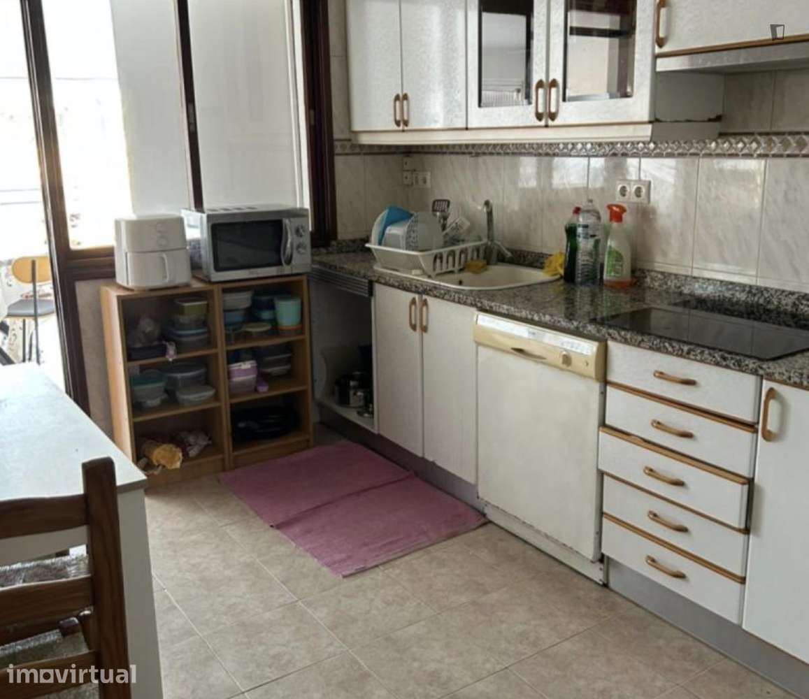 Quarto - localizado em Campanhã Porto - Grande imagem: 5/5