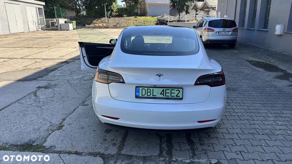 Tesla Model 3 Standard Hinterradantrieb - 4