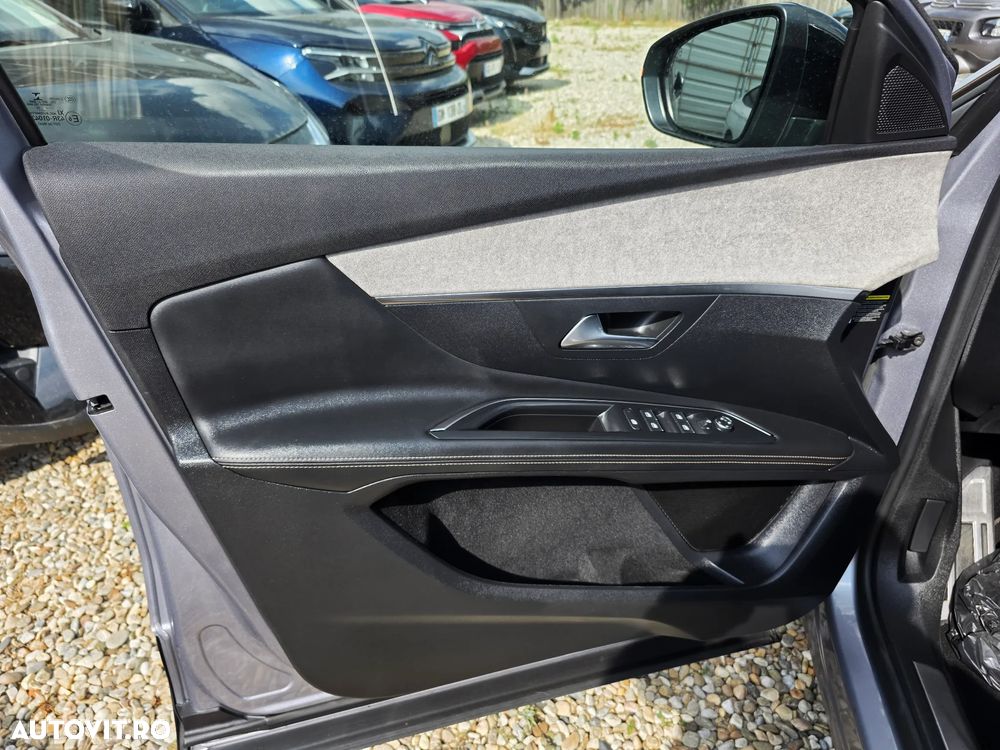 Peugeot 3008 225 e-EAT8 GT - 21