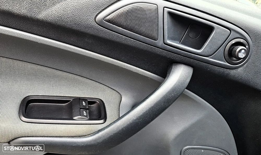 Ford Fiesta 1.4 TDCI - 11