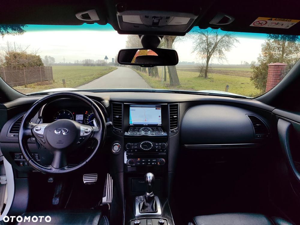 Infiniti QX70 3.0d S - 11