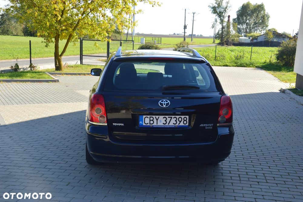 Toyota Avensis - 9