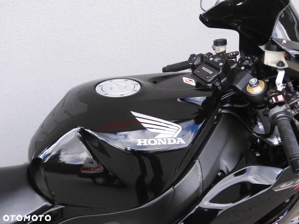 Honda CBR - 17