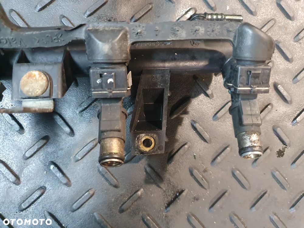 LISTWA WTRYSKOWA BENZYNA PEUGEOT PARTNER I 01F002A 1.4 8V POSIADAM 4 SZT - 5