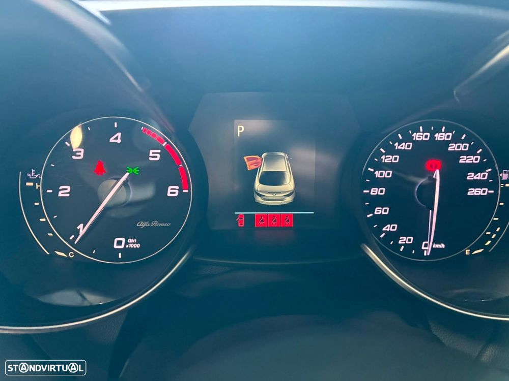Alfa Romeo Giulia 2.2 D Super AT8 - 24