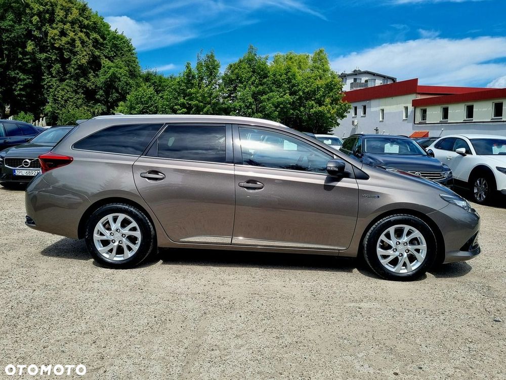 Toyota Auris Hybrid 135 Selection - 4