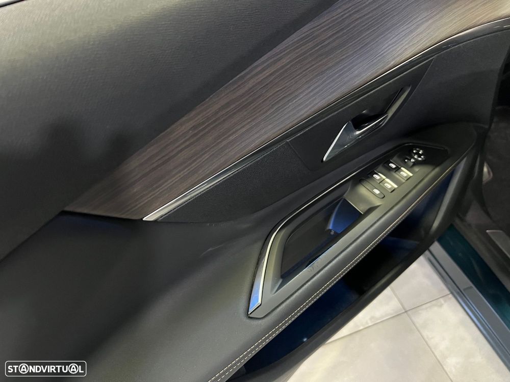 Peugeot 3008 1.6 Hybrid GT Pack e-EAT8 - 33