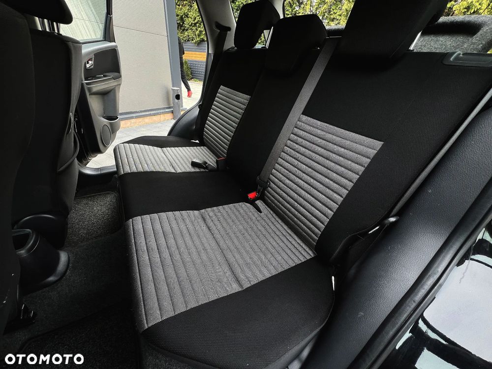Suzuki SX4 1.6 Premium - 23