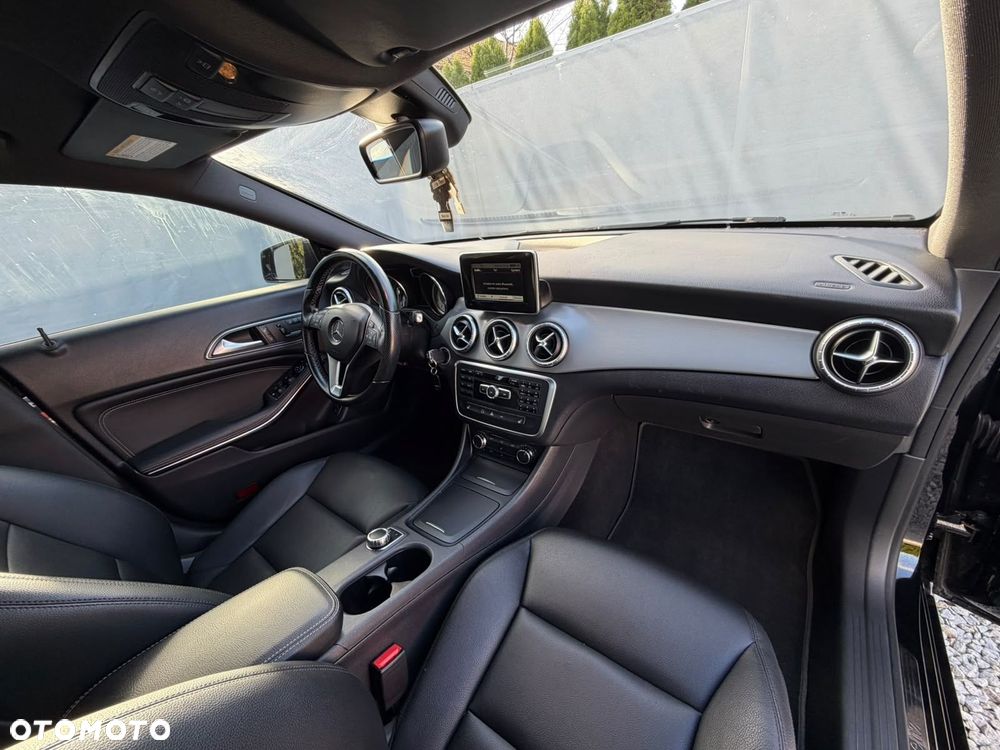 Mercedes-Benz CLA - 25